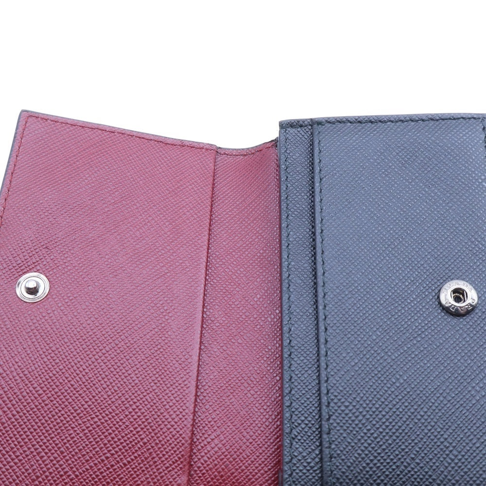 PRADA(プラダ) サフィアーノ ロゴ 名刺入れ コインケース 小物入れ カードケース ブラック×ボルドー×ブルー レザー シルバー金具 レディース