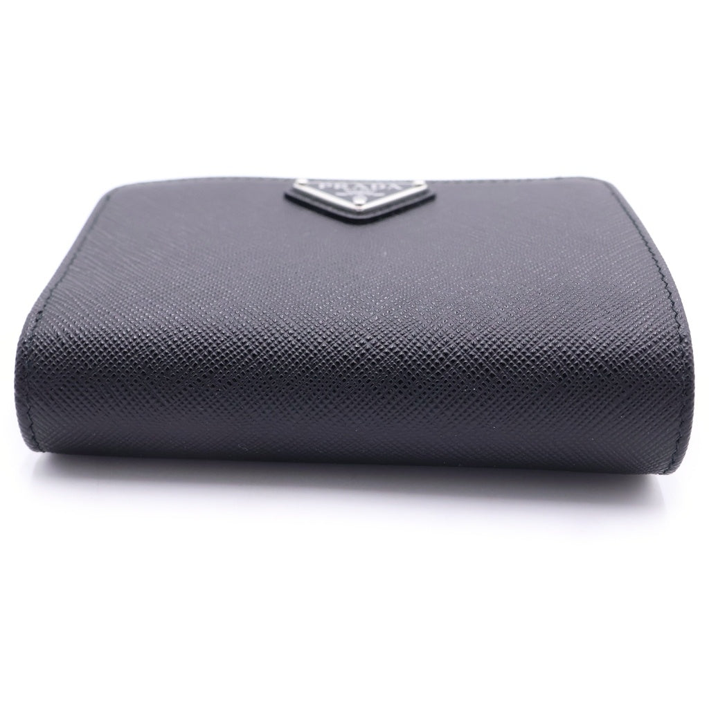 PRADA(プラダ) サフィアーノ レザー トライアングルロゴプレート ファスナー コンパクトウォレット 二つ折り財布 シルバー金具 ブラック 1ML018