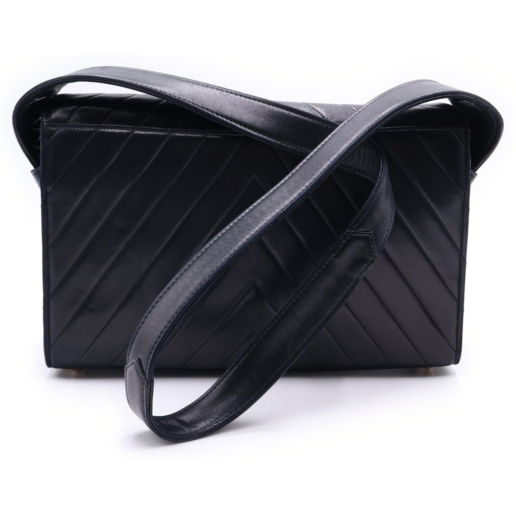 CHANEL(シャネル) シェブロン ラムスキン ゴールド金具 ヴィンテージ ショルダーバッグ ブラック レディース