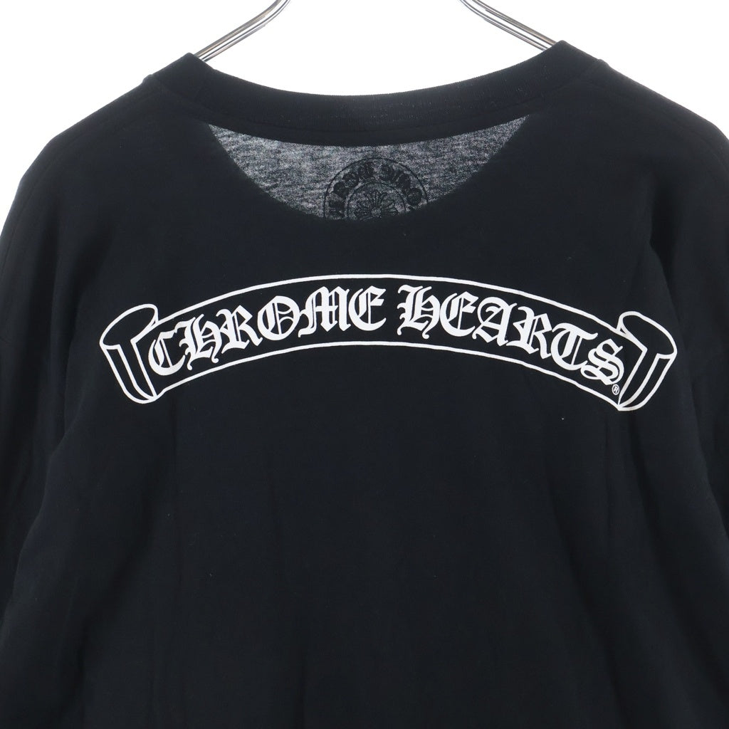 CHROME HEARTS(クロムハーツ) Scroll Logo L/S Pocket T-shirt スクロールロゴ 袖ロゴプリント クルーネック長袖ポケットTシャツ カットソー ブラック