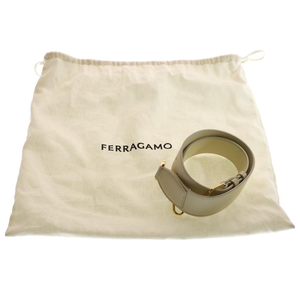 FERRAGAMO(フェラガモ) スタジオバッグ ラズベリー 2WAYハンドバッグ ショルダーバッグ アイボリー レザー ゴールド金具 レディース
