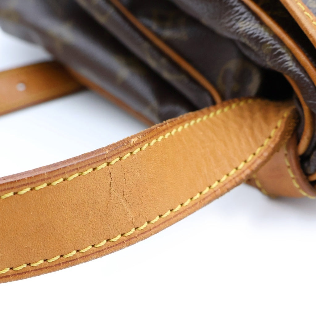 LOUIS VUITTON(ルイヴィトン) モノグラム ソミュール43 ショルダーバッグ ブラウン レザー M42252 ゴールド金具