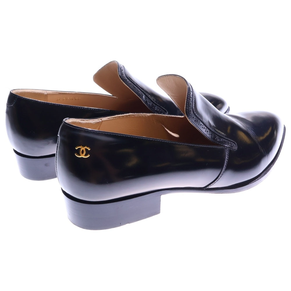 CHANEL(シャネル) ココマーク ロゴプレート ポインテッドトゥ パンチングレザー パンプス ドレスシューズ ブラック レディース