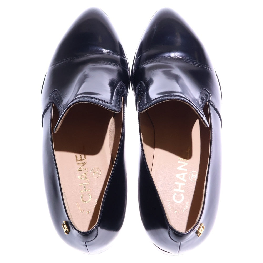 CHANEL(シャネル) ココマーク ロゴプレート ポインテッドトゥ パンチングレザー パンプス ドレスシューズ ブラック レディース
