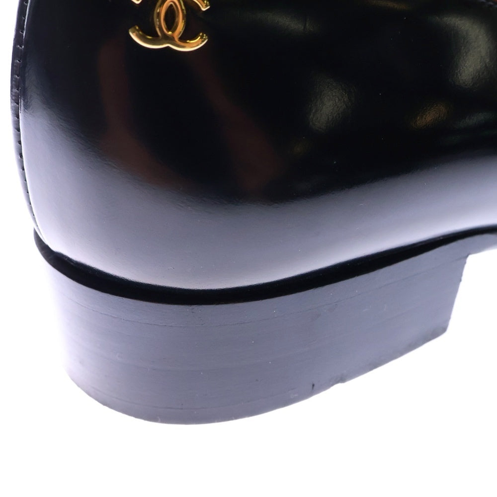 CHANEL(シャネル) ココマーク ロゴプレート ポインテッドトゥ パンチングレザー パンプス ドレスシューズ ブラック レディース