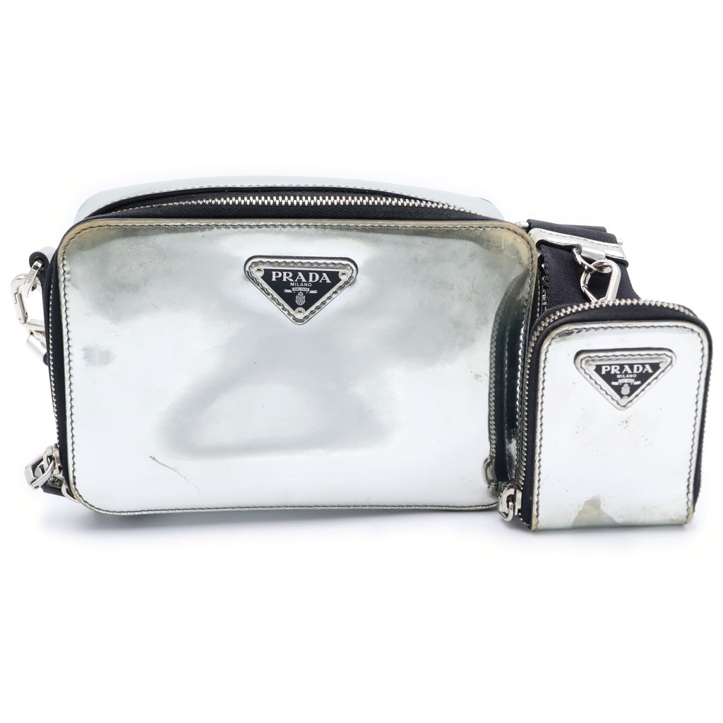 PRADA(プラダ) トライアングルロゴ ブリック ショルダーバッグ シルバー レザー 2VH070 シルバー金具