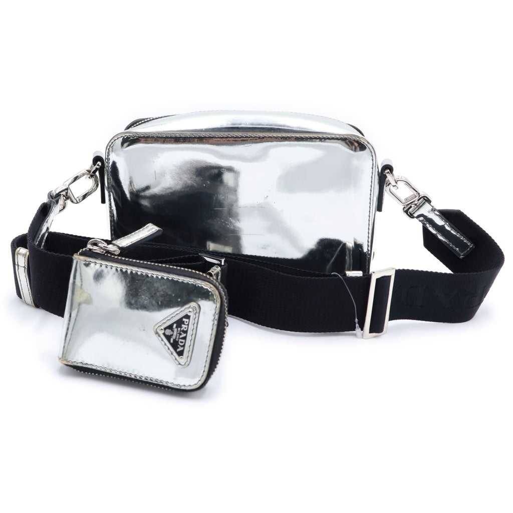 PRADA(プラダ) トライアングルロゴ ブリック ショルダーバッグ シルバー レザー 2VH070 シルバー金具