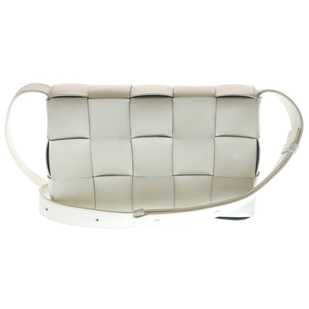 BOTTEGA VENETA(ボッテガヴェネタ) カセット イントレチャート クロスボディバッグ ショルダーバッグ ホワイト レザー レディース