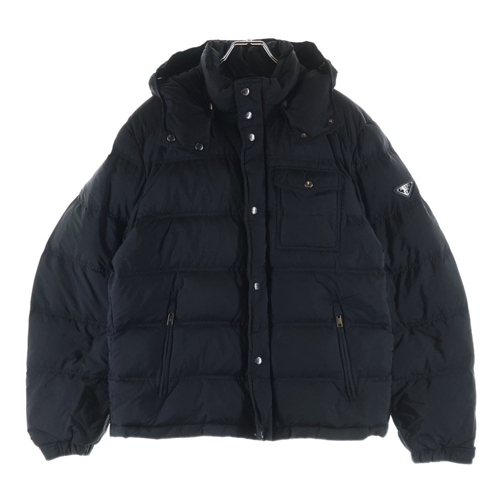 PRADA(プラダ) トライアングルロゴプレート フーデッド ジップアップ ダウンジャケット ブラック SGH573