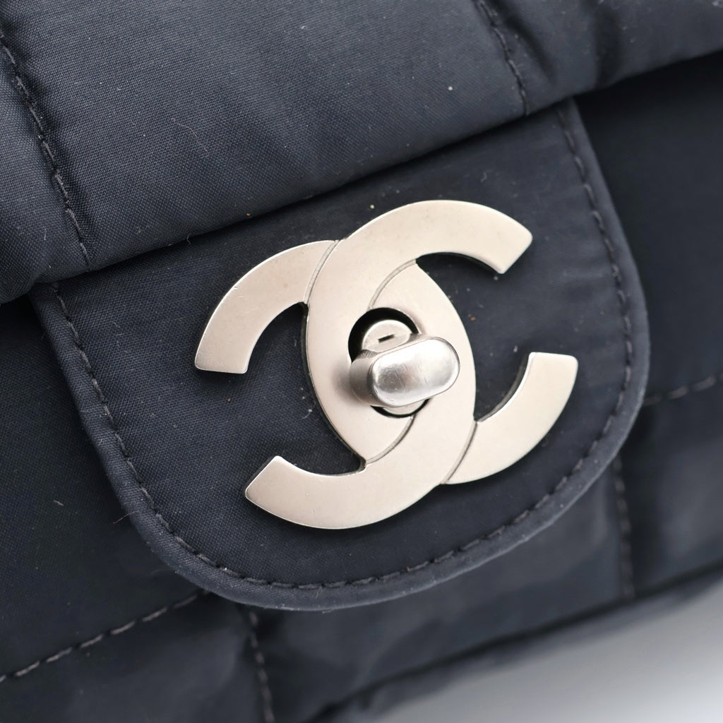 CHANEL(シャネル) チョコバー ニュートラベルライン ナイロン Wチェーン ショルダーバッグ シルバー金具 ブラック 7番台 レディース