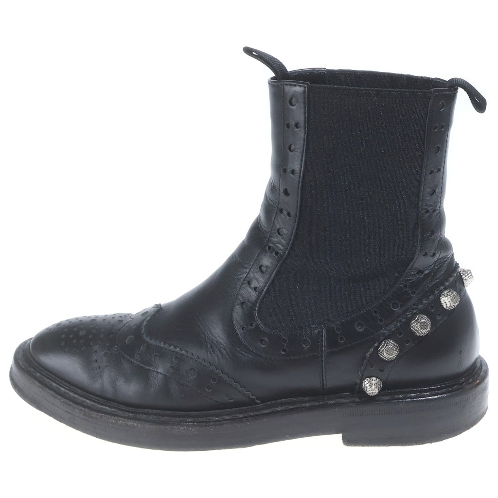 BALENCIAGA(バレンシアガ) ブローグ ジャイアント メダリオン レザー チェルシー サイドゴア ショートブーツ ブラック レディース 477159