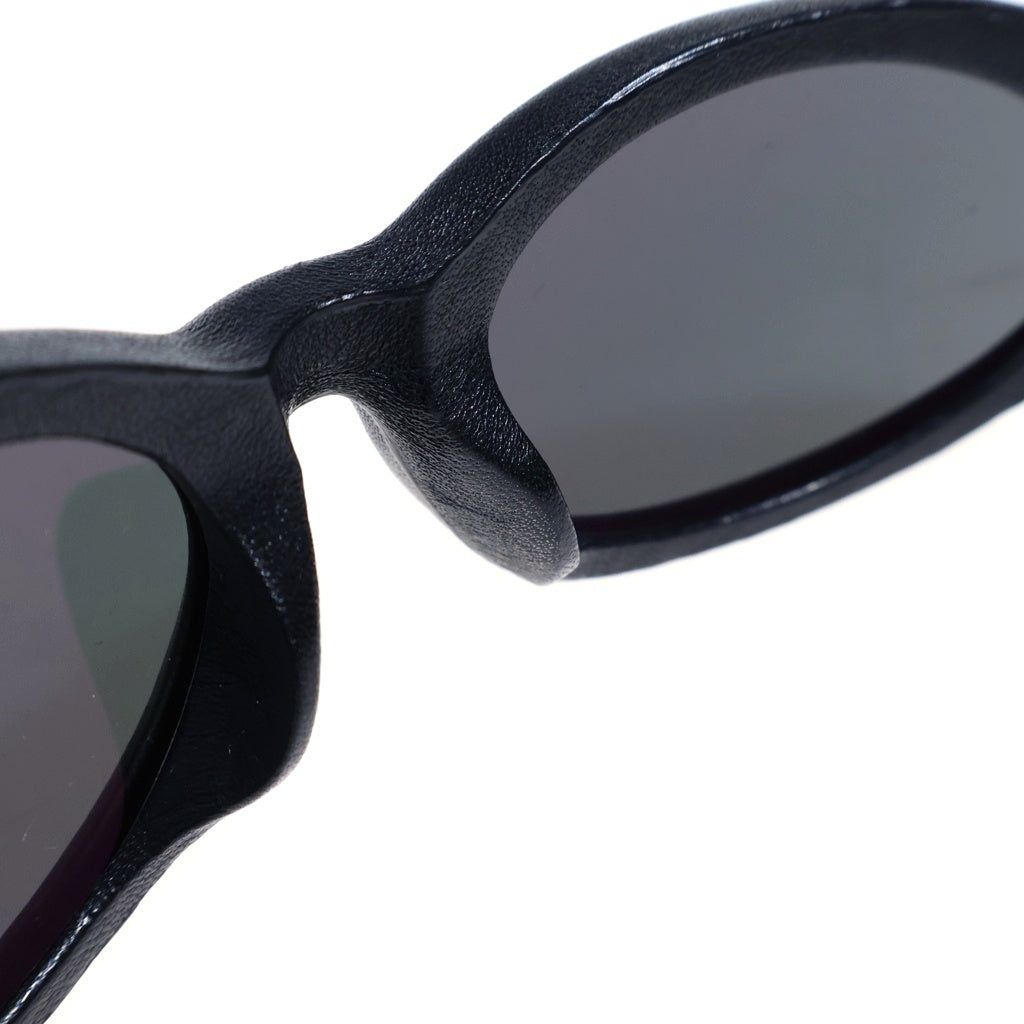 GENTLE MONSTER(ジェントルモンスター) ×Maison Margiela MM104 Leather ラップアラウンドシェイプ サングラス アイウェア 59□19-122 ブラック