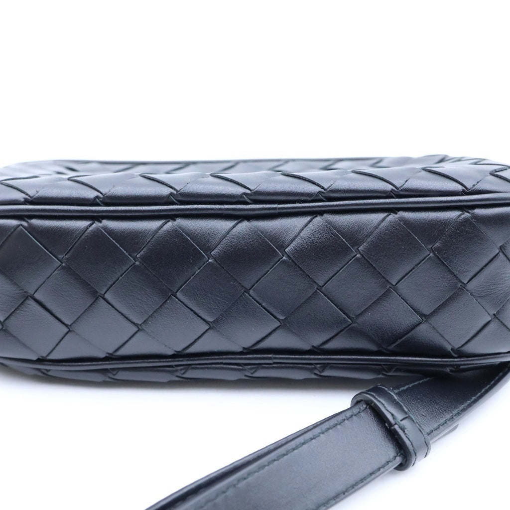 BOTTEGA VENETA(ボッテガヴェネタ) イントレチャート カメラバッグ ショルダーバッグ ブラック レザー レディース