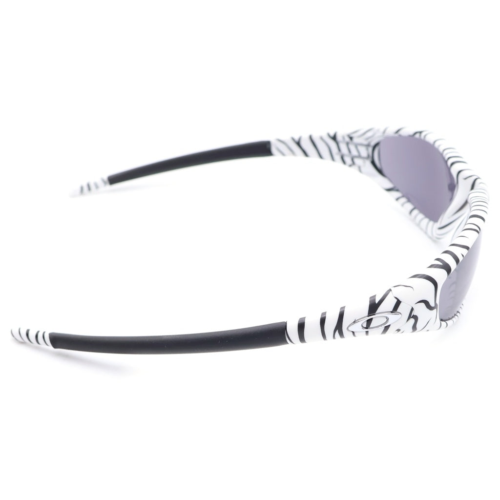 OAKLEY(オークリー) × UNDEFEATED STRAIGHT JACKET 99 ストレートジャケット サングラス メガネ ブラック/ホワイト OO9505-0458