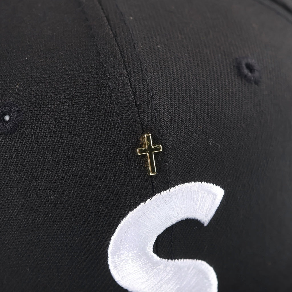 SUPREME(シュプリーム) 24SS ×New Era Gold Cross S Logo ゴールドクロス エスロゴ キャップ 帽子 ブラック