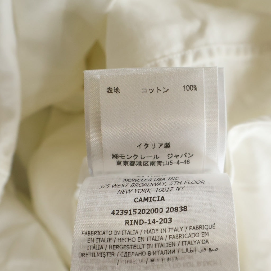 MONCLER(モンクレール) CAMICIA アームワッペンロゴ スナップボタン 長袖 シャツ ホワイト 423915202000