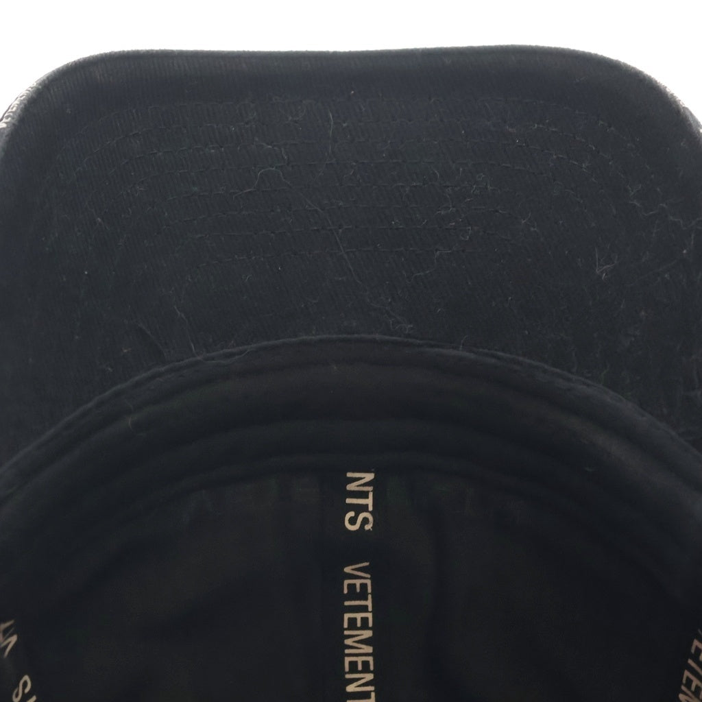 VETEMENTS(ヴェトモン) 18SS Haute Couture Cap エンブロイダリー ロゴ キャップ 帽子 ブラック