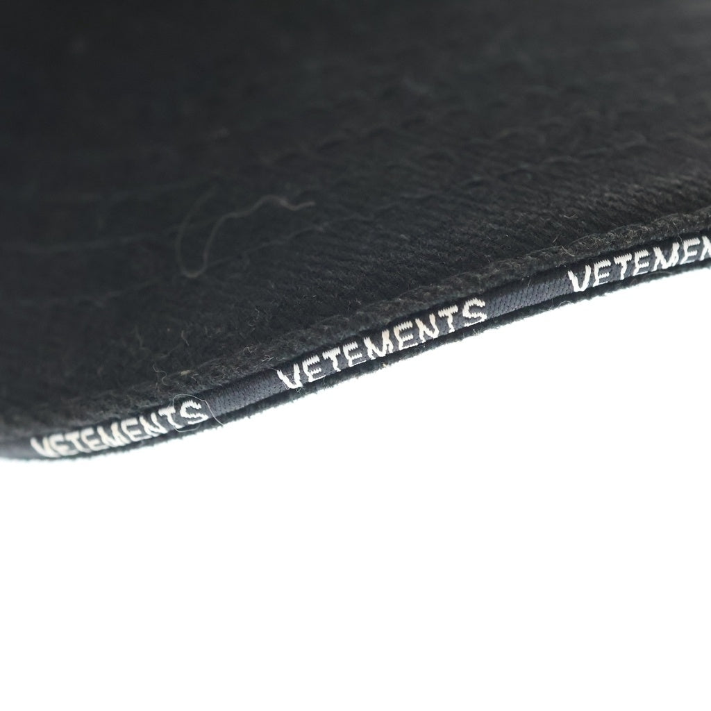 VETEMENTS(ヴェトモン) 18SS Haute Couture Cap エンブロイダリー ロゴ キャップ 帽子 ブラック