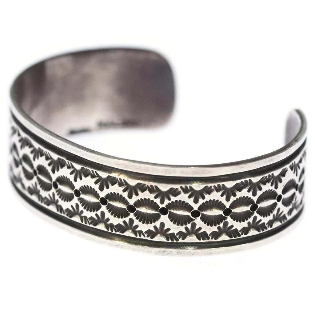 INDIAN JEWELRY(インディアンジュエリー) NAVAJO Leonard Maloney ナバホ族 レオナルドマロニー スタンプワークバングル シルバー