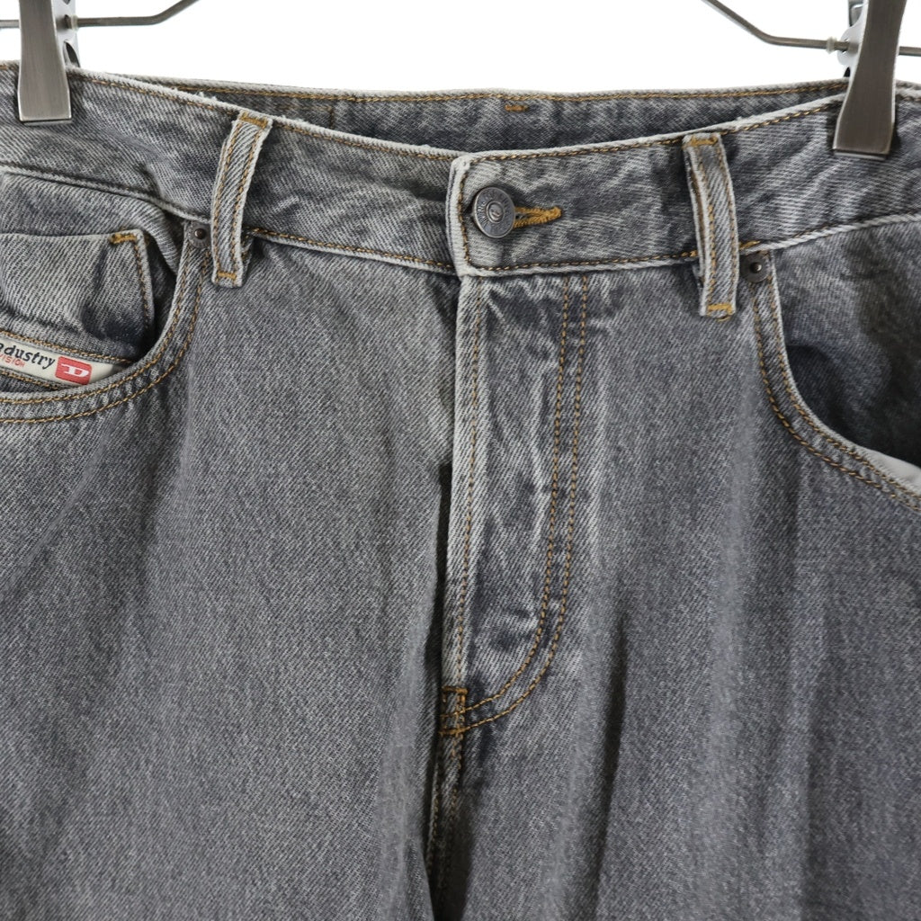 DIESEL(ディーゼル) 23SS Straight Jeans 1955 D-Rekiv サイドラインジップ ストレート デニム パンツ ブラック A05548