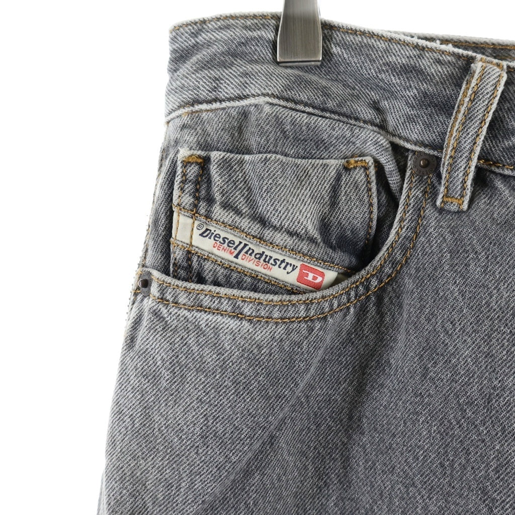 DIESEL(ディーゼル) 23SS Straight Jeans 1955 D-Rekiv サイドラインジップ ストレート デニム パンツ ブラック A05548