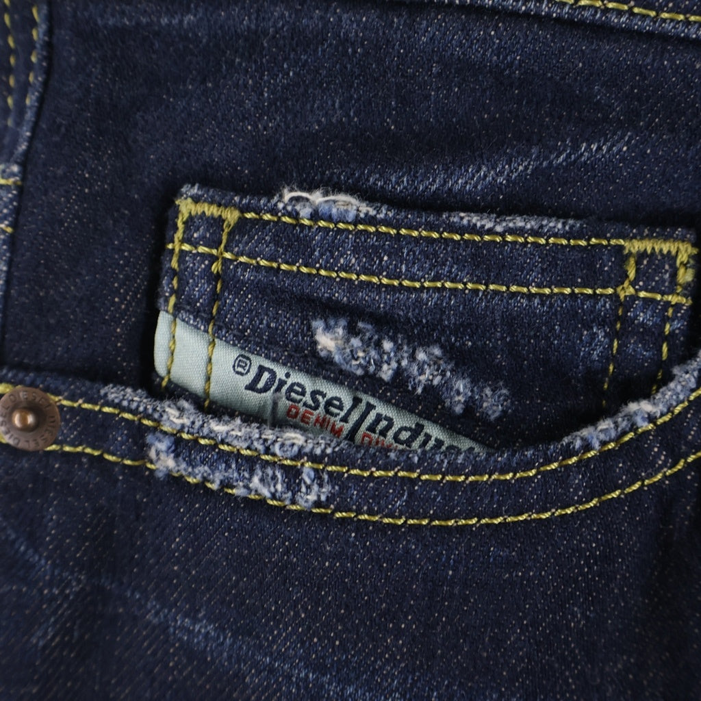 DIESEL(ディーゼル) D-Mauki ウォッシュ加工 ボタンフライ デニムパンツ ジーンズ インディゴ R9I17