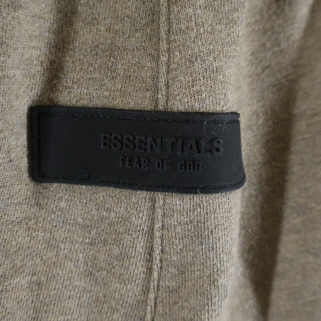 FEAR OF GOD ESSENTIALS(フィアオブゴッド エッセンシャルズ) ラバーロゴ スウェット ハーフパンツ ブラウン