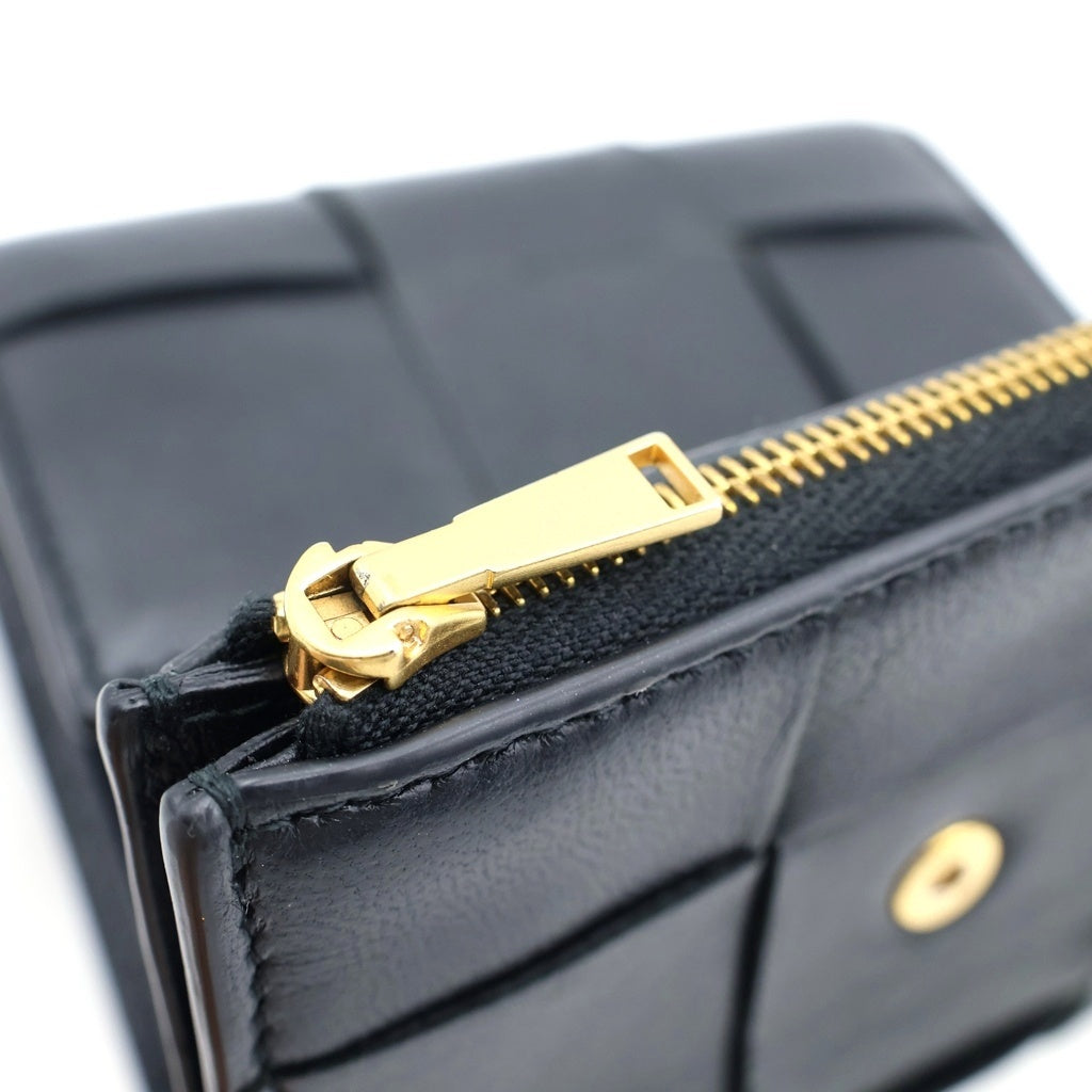 BOTTEGA VENETA(ボッテガヴェネタ) カセット マキシイントレチャート レザーウォレット 三つ折り財布 ブラック 651372