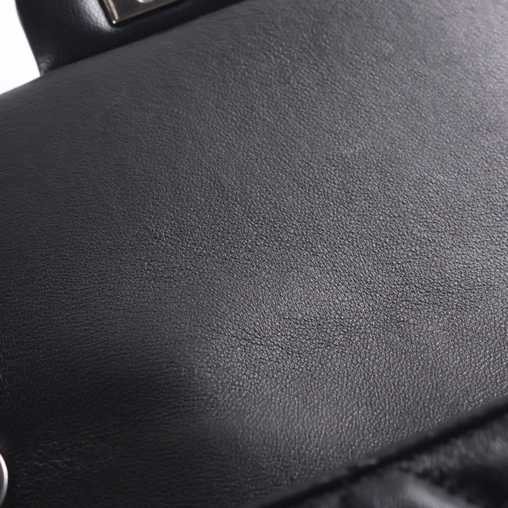 CHANEL(シャネル) ミニマトラッセ20 ラムスキン シングルフラップ シングルチェーンバッグ シルバー金具 ブラック レディース