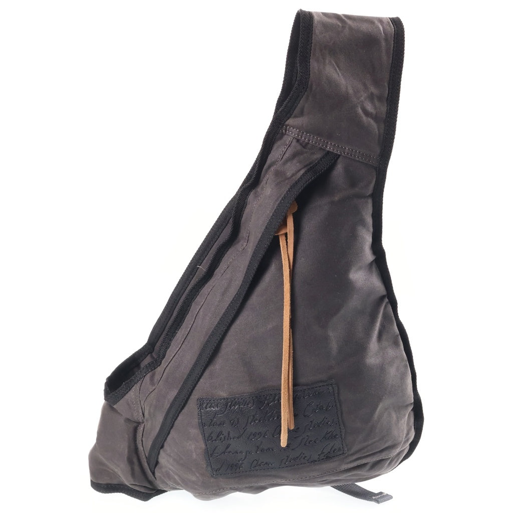 Acne Studios(アクネ ストゥディオズ) 23AW レザーパッチ スリングショルダーバッグ グレー FN-UX-BAGS000144