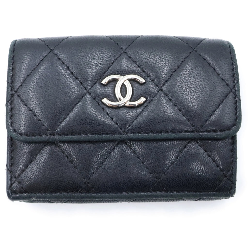 CHANEL(シャネル) マトラッセ コンパクトウォレット 三つ折り財布 コインケース ブラック ラムスキン シルバー金具 レディース