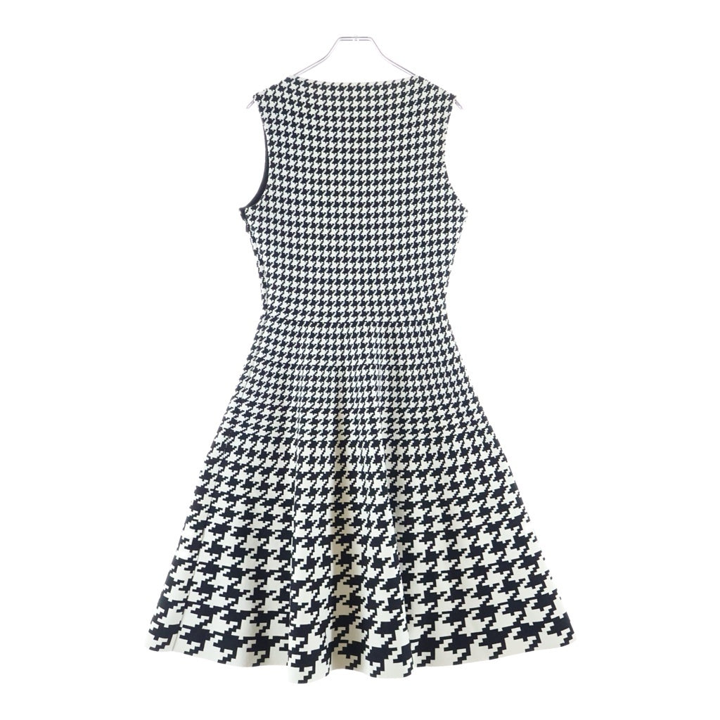 Christian Dior(クリスチャンディオール) 22AW ハウンドトゥース テクニカルニット ノースリーブワンピース ドレス ブラック/ホワイト 214L01AM712 レディース