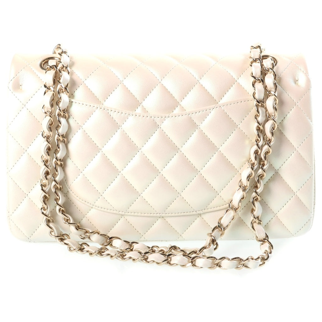CHANEL(シャネル) マトラッセ25 ダブル フラップ チェーンショルダーバッグ ラムスキン レザー ゴールド金具 メタリックホワイト プレート レディース