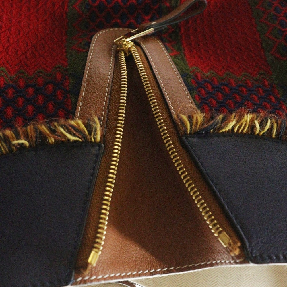 LOEWE(ロエベ) ハンモックバッグ ショルダーバッグ スモール タータン フリンジ リエジョン