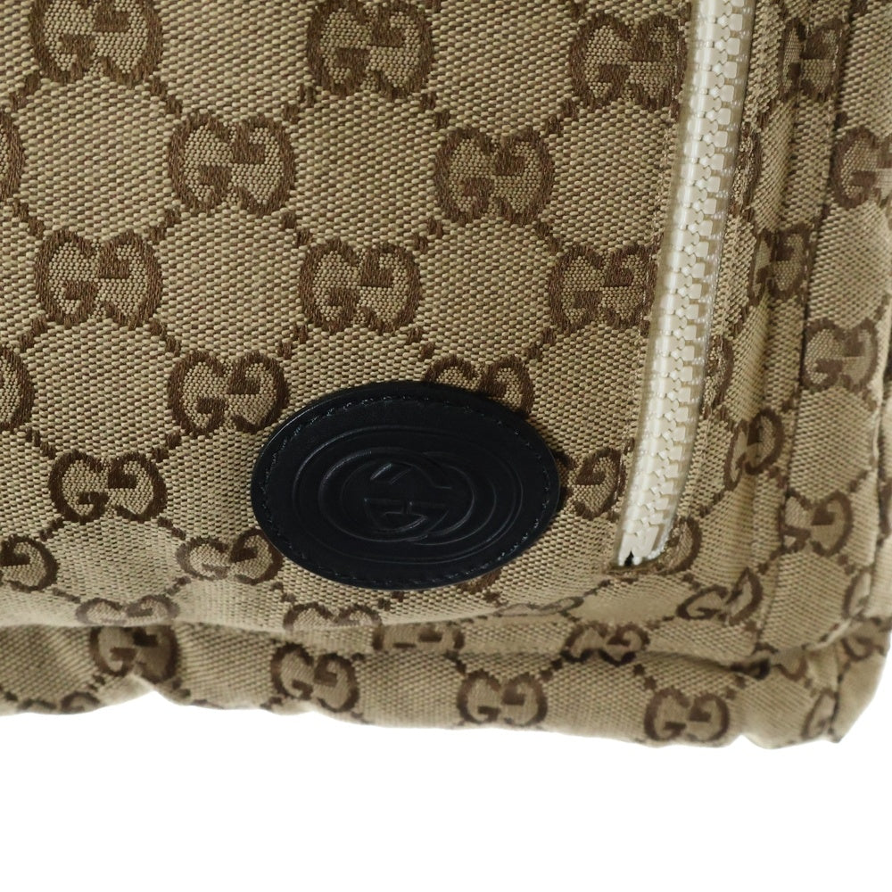 GUCCI(グッチ) GGキャンバス 総柄 インターロッキングG レザーロゴパッチ フーデッド ジップアップ ダウンジャケット ベージュ 717558