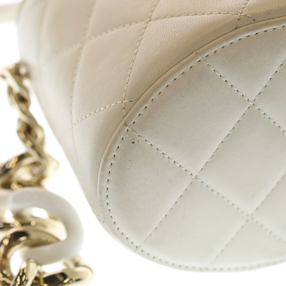 CHANEL(シャネル) マトラッセ ココマーク ターンロック ラムスキン レザー バニティ チェーン ショルダーバッグ ゴールド金具 ホワイト 29番台