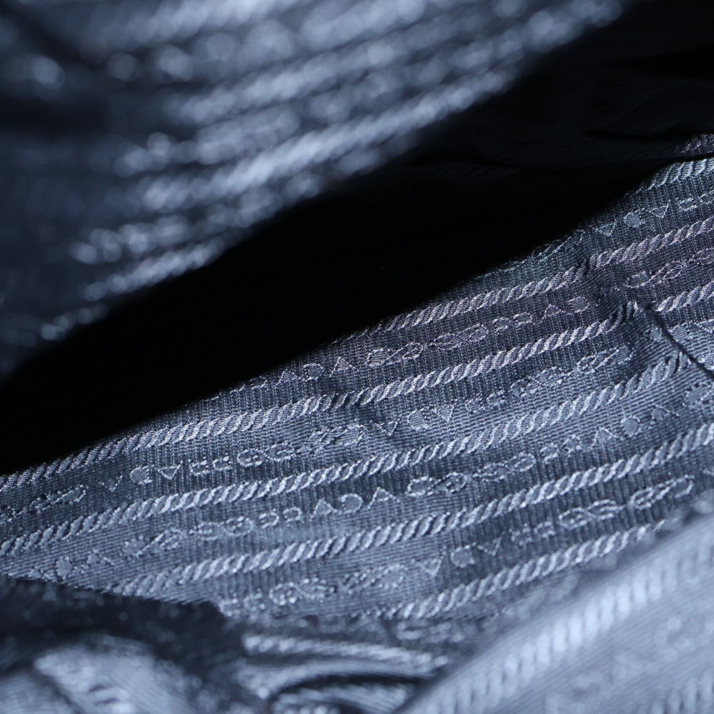 PRADA(プラダ) トライアングルロゴ リュックサック バックパック ブラック ナイロン テスート シルバー金具 レディース