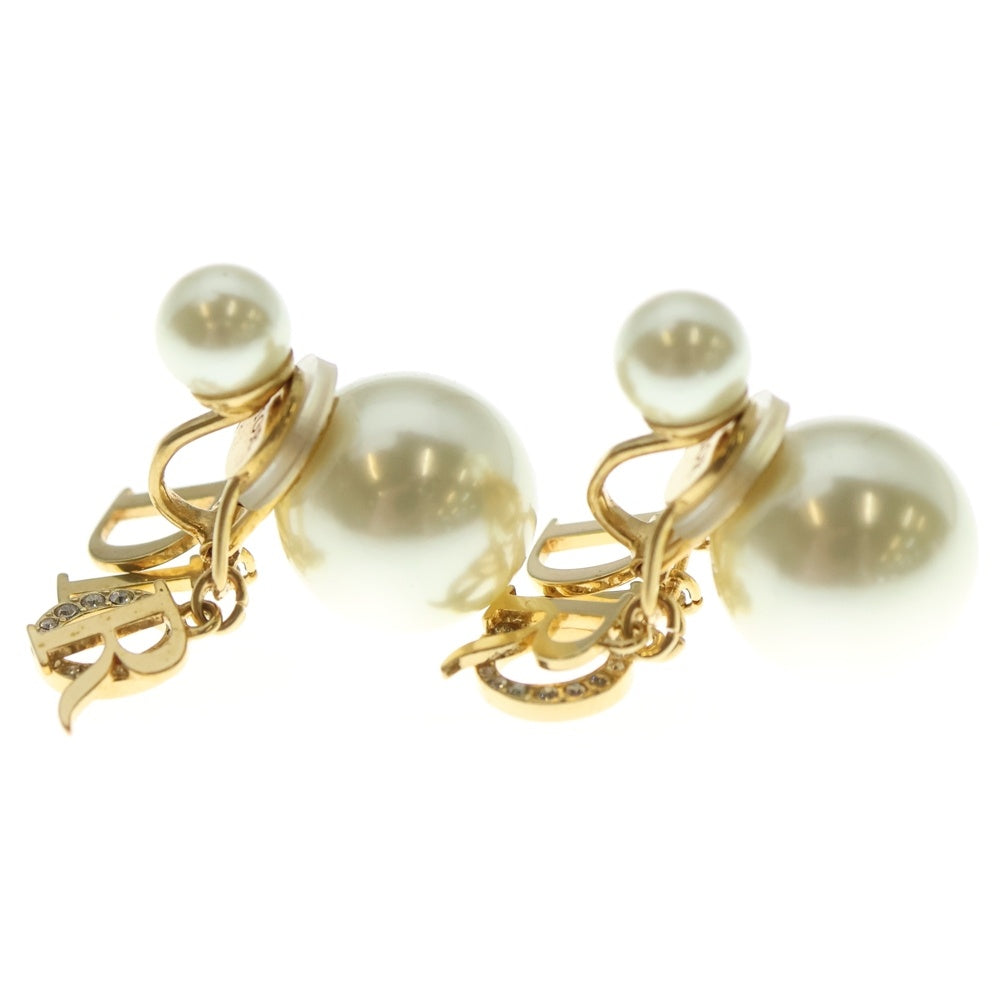 Christian Dior(クリスチャンディオール) ロゴチャーム パール