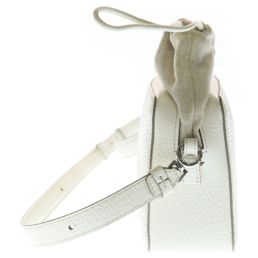 Maison Martin Margiela(メゾンマルタンマルジェラ) 5AC ショルダーバッグ ミニバッグ 巾着バッグ ホワイト レザー SB1WG0018 シルバー金具 レディース