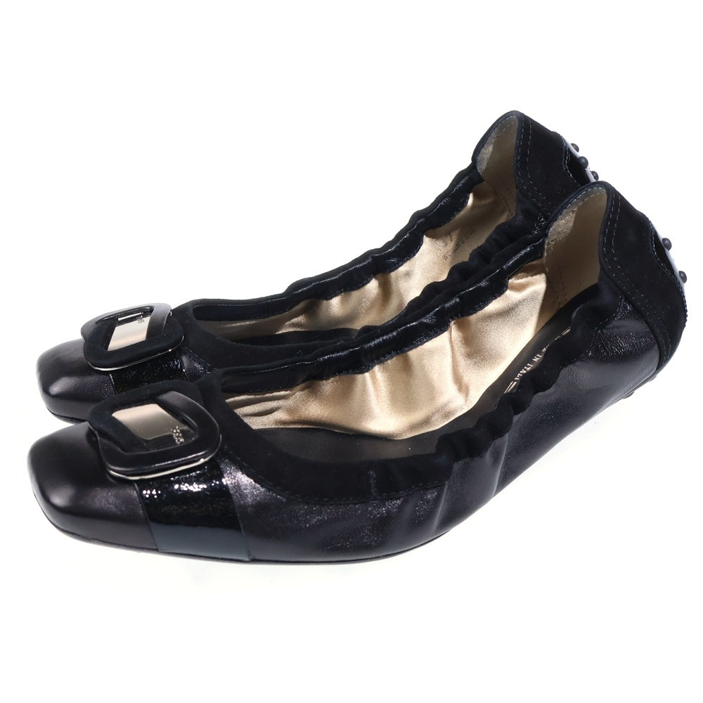 TOD'S(トッズ) ロゴプレート レザー フラットシューズ ブラック レディース