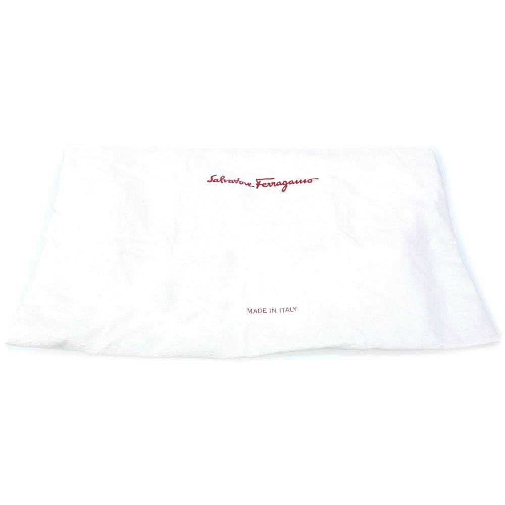 Salvatore Ferragamo(サルヴァトーレ フェラガモ) ロゴプレート ラインストーン パテントレザー ローカットシューズ ローファー ベージュ レディース