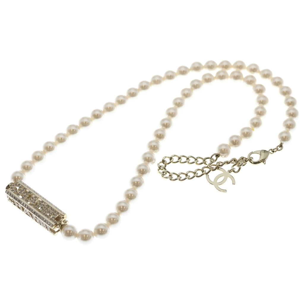 CHANEL(シャネル) ロゴ ネックレス フェイクパール ラインストーン ホワイト ゴールド GP B24C 箱 レディース