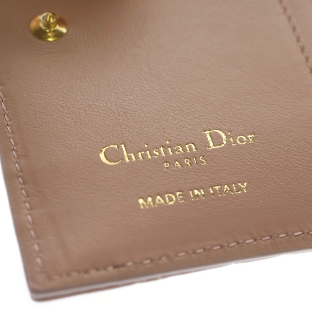 Christian Dior(クリスチャンディオール) ハート カナージュ ラムスキン レザー ラインストーン コンパクトウォレット 二つ折り財布 S4206UJNH_M42P ピンク レディース