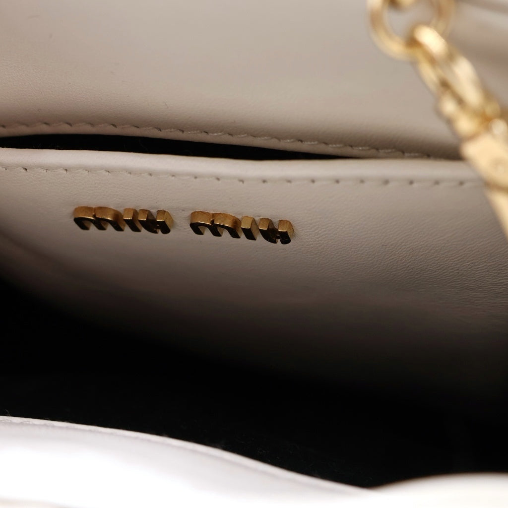 miumiu(ミュウミュウ) マテラッセ ナッパ レザー 2WAYハンドバッグ ショルダーバッグ ホワイト 5BA220 レディース