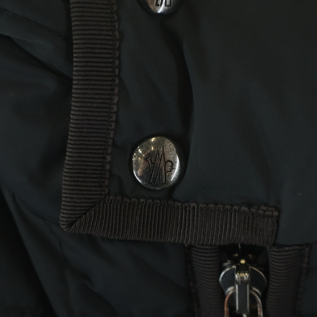 MONCLER GAMME BLEU(モンクレール・ガム・ブルー) ガムブルー ワッペンロゴ ウール切り替え フーデッド ダウンジャケット グレー 223914133280