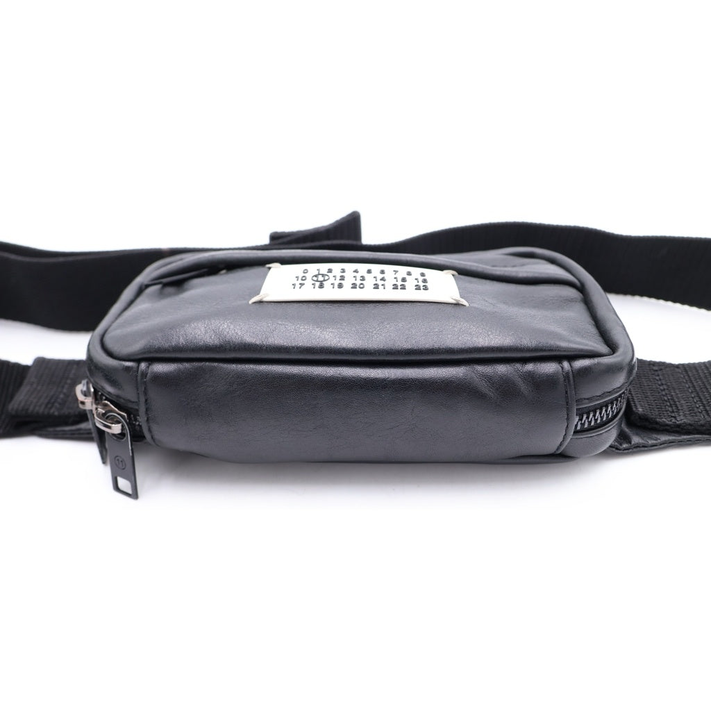 Maison Margiela(メゾンマルジェラ) ロゴ ウエストバッグ ボディバッグ ショルダーバッグ ブラック レザー S55WB0014 ゴールド金具 レディース