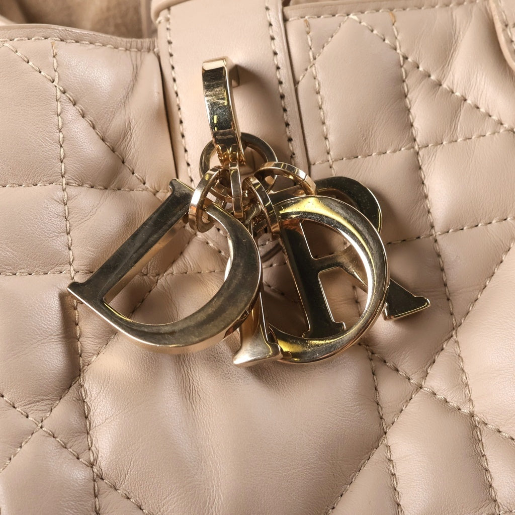 Christian Dior(クリスチャンディオール) トゥジュール マクロカナージュ ハンドバッグ カーフ ベージュ レディース