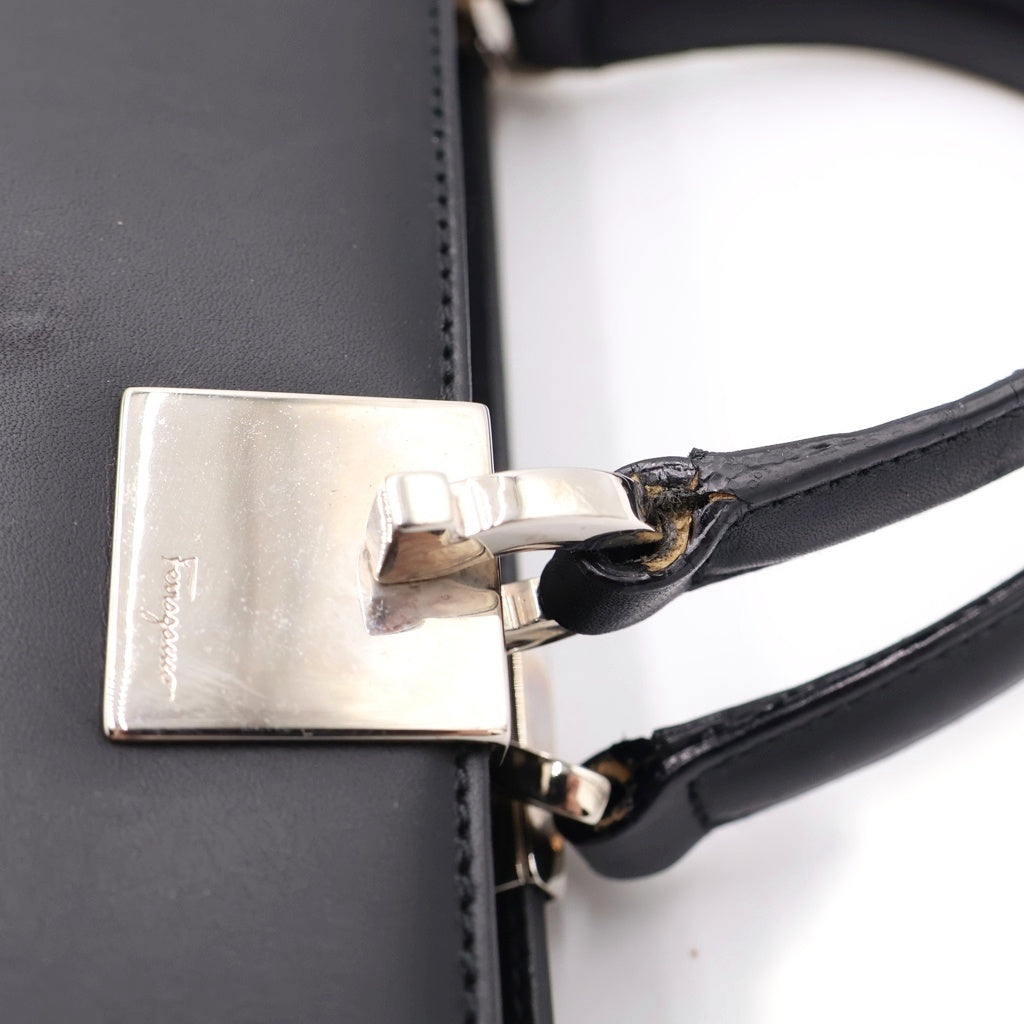 FERRAGAMO(フェラガモ) レザーハンドバッグ ブラック DY-219640 レディース