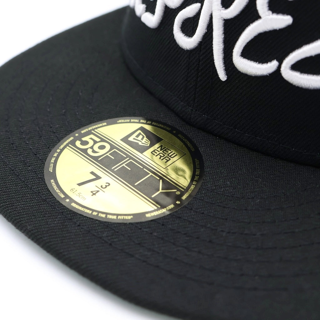 SUPREME(シュプリーム) 18AW ×NEW ERA Classic Script Cap ニューエラ クラシックスクリプト刺繍ロゴ ベースボールキャップ 帽子 ブラック