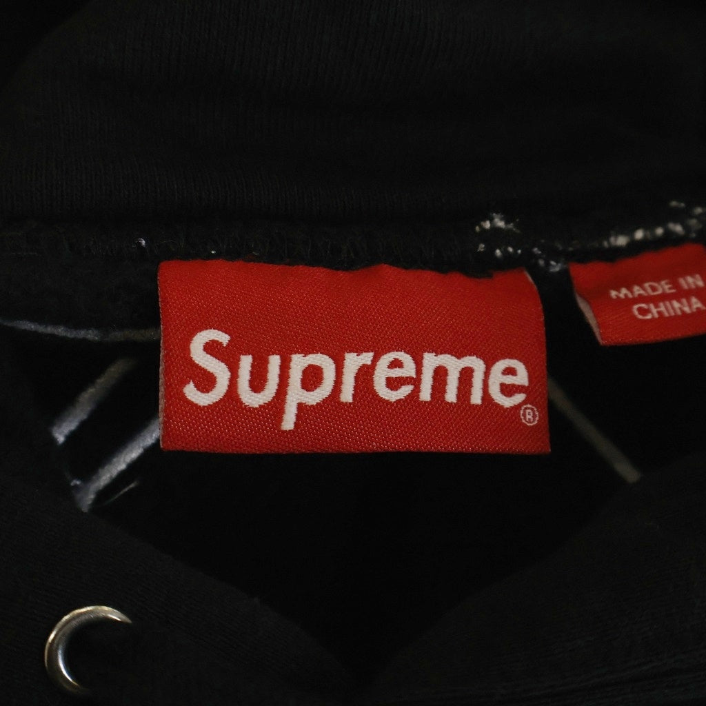 SUPREME(シュプリーム) 22AW Satin Applique Hooded Sweatshirt サテンアップリケロゴ スウェットプルオーバーパーカー ブラック